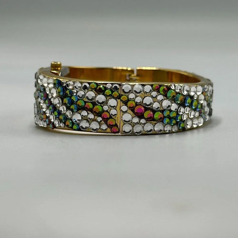 Rhinestone Watch Women Gold Tone Striped Bling Bangle Band New Battery 6.5